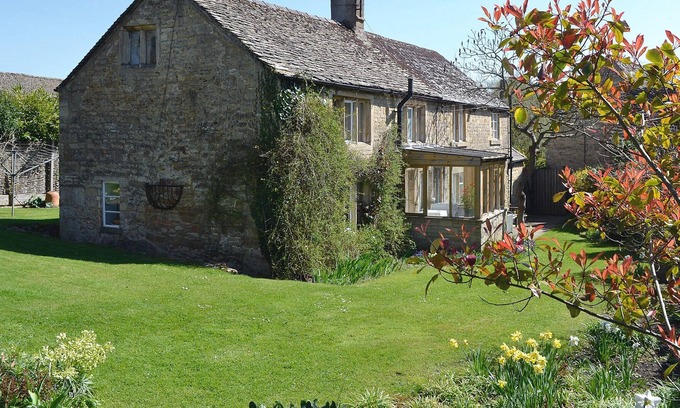 Bourton Cottage | 3 bedroom accommodation in Icomb, near Stow-on-the-Wold