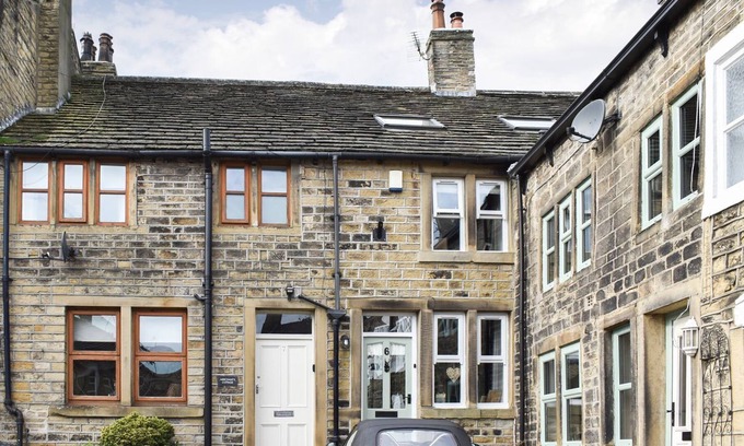 Honley Cottage | 3 bedroom accommodation in Honley, near Holmfirth
