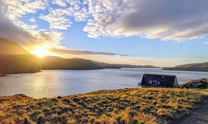 Kylesku Cottage | 3 bedroom accommodation in Kylesku, near Lairg