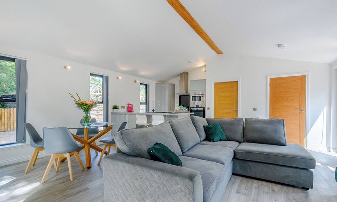 Annbank Ski Chalet | 3 bedroom accommodation in Annbank, Ayr