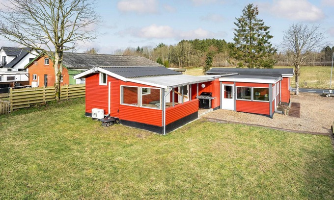 Give House | 3 bedroom amazing home in Give