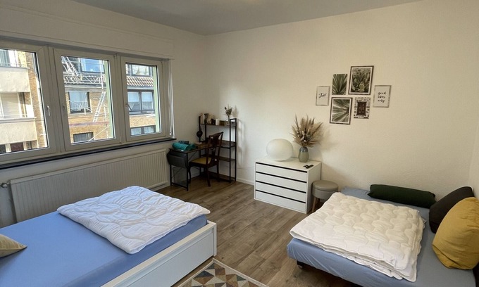 Siegburg Apartment | 3-bedroom apartment /10 minutes from the ICE