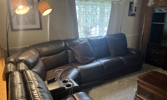 Wilmington Apartment | 3 Bedroom Apartment next to the Commuter Rail
