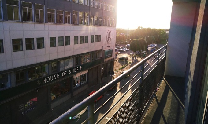 City Centre Glasgow Apartment | 3 Bedroom Apartment with Balcony