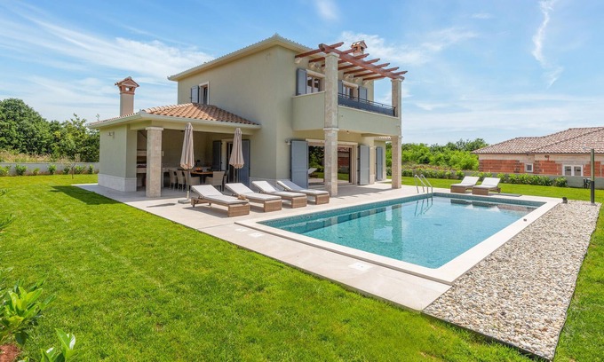 Santalezi House | 3 bedroom awesome home in Nedescina