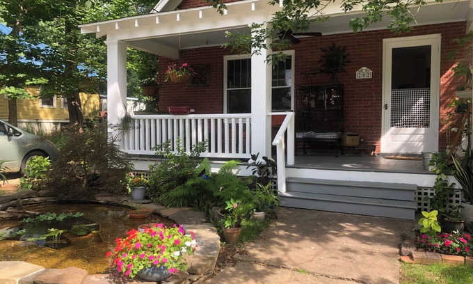 Downtown Eastside House | 3-bedroom bungalow very near downtown and walking distance to VT