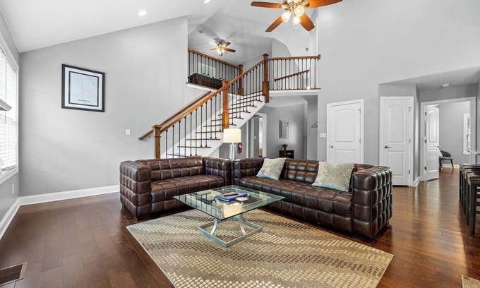 Pigeon Forge Cottage | 3-Bedroom Chalet with Arcade and Pool Table