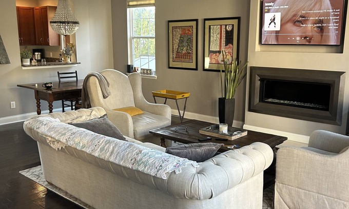 Indianapolis Condo | 3 Bedroom condo in Broad Ripple Next to monon trail, shops and restaurants.