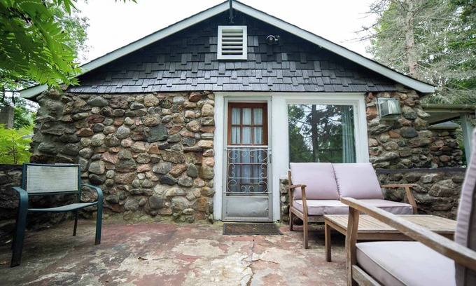 Tay Valley Cabin | 3-Bedroom Cottage #1 "Hamilton"