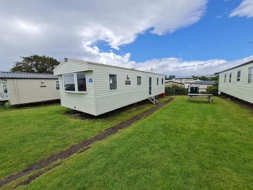 Exmouth House | 3 Bedroom Deluxe Caravan at Haven Devon Cliffs