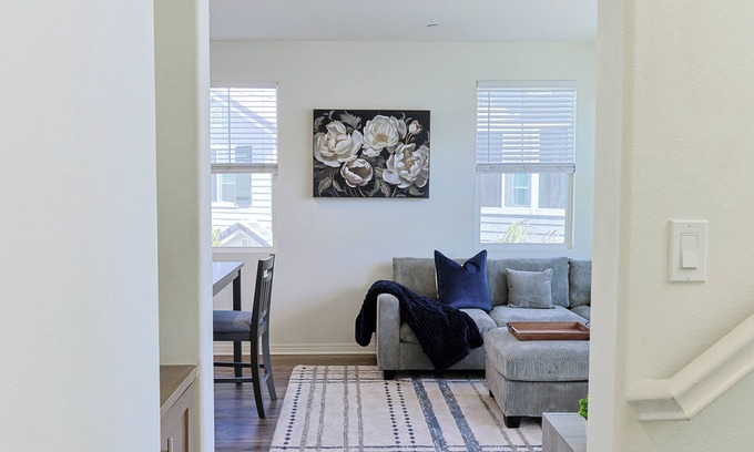 Imperial Beach Apartment | 3 Bedroom Gem Hot Tub/Pool, 10 minutes to Coronado