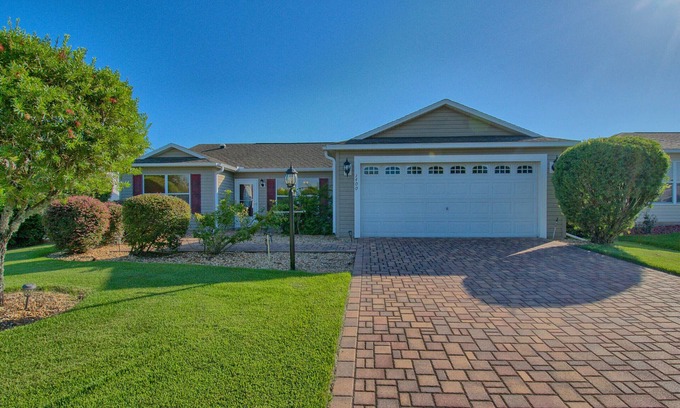 Duval House | 3 BEDROOM HOME GREAT LOCATION 4 SEAT GAS CART NEAR LAKE SUMTER LANDING