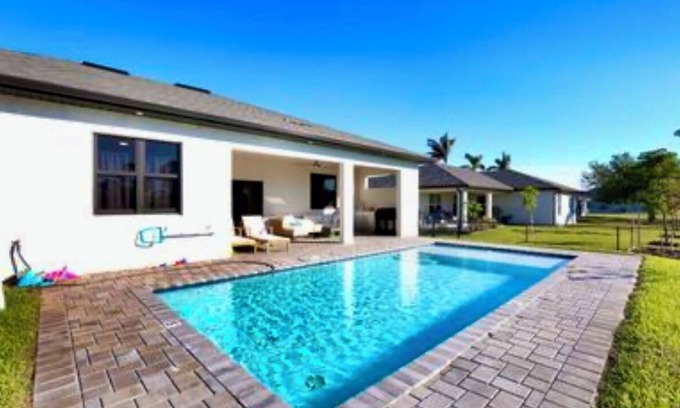 Burnt Store House | 3-bedroom house and small game room in fabulous Cape Coral with AC, WiFi