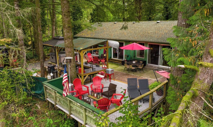 Washougal House | 3 Bedroom House At The Falls With Hot Tub and Sauna