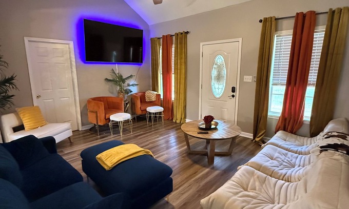 Ocean Springs House | 3-bedroom house in awesome Ocean Springs with WiFi, AC