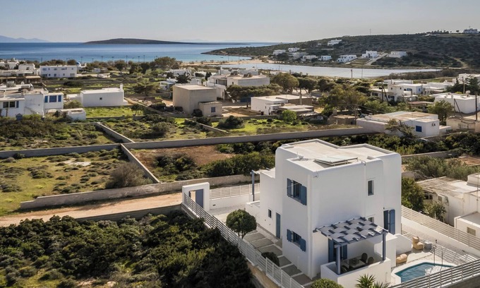Aliki House | 3-bedroom house in marvelous Paros with AC, WiFi