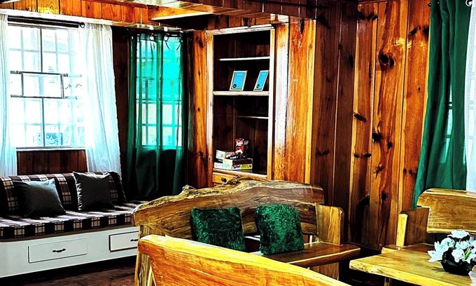 Baguio House | 3 Bedroom House in the Heart of Baguio with Garage