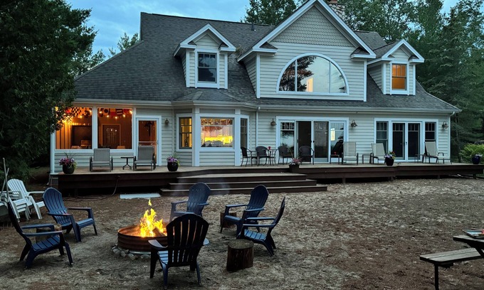 Oscoda House | 3 Bedroom Lakefront Home on Lake Huron