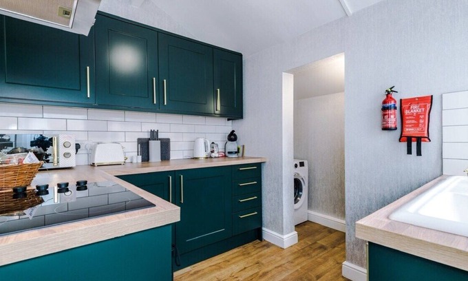 Salford House | 3 bedroom property close to Manchester centre