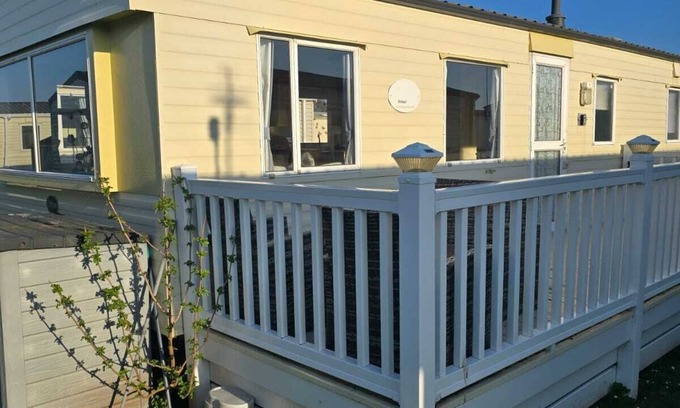 Rhyl House | 3 Bedroom Park Home Sleeps 8 At Robin Hood Rhyl
