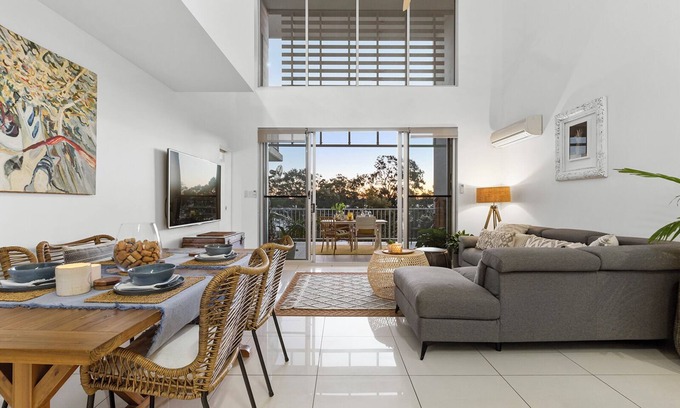 Bongaree Apartment | 3 Bedroom Penthouse-Short Walk to Sandstone Point - QLD