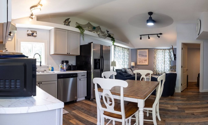 Salsbury Cove Apartment | 3 Bedroom Pool, PlayArea, CampFire Cozy Apt