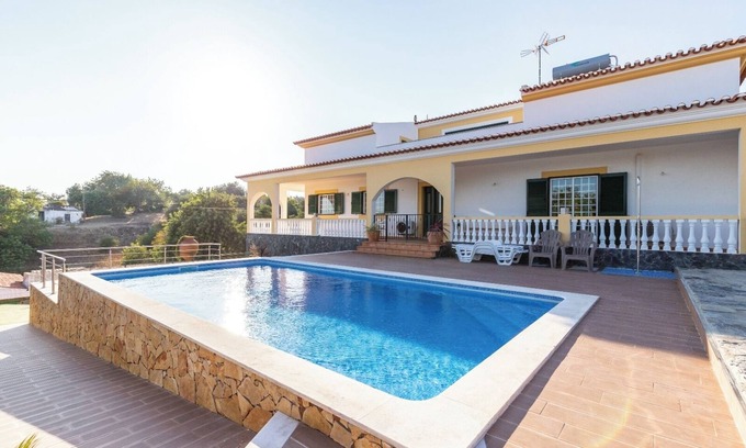 Vila Nova De Cacela Villa | 3 bedroom villa with pool, garden and parking space