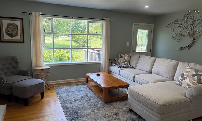 George Washington House | 3-bedroom quiet countryside house in charming Fredericksburg 2 King Beds