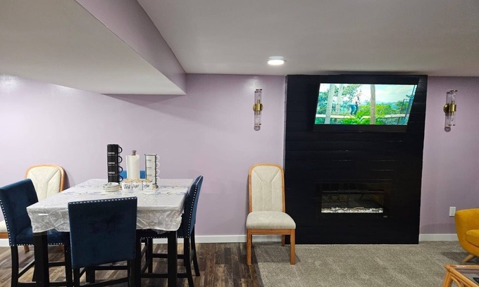 New Hope House | 3-bedroom townhome in peaceful New Hope with AC, WiFi