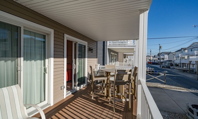South End Condo | 3 bedroom, two full bath home is meticulously maintained!