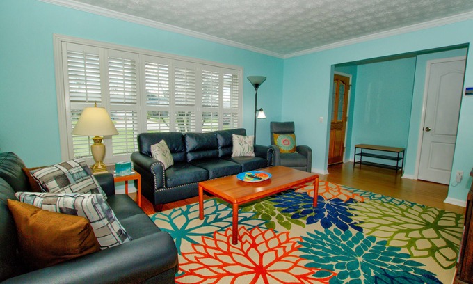 Dolphin's Cove House | 3-bedroom vacation home 14 minutes from St. Johns Town Center