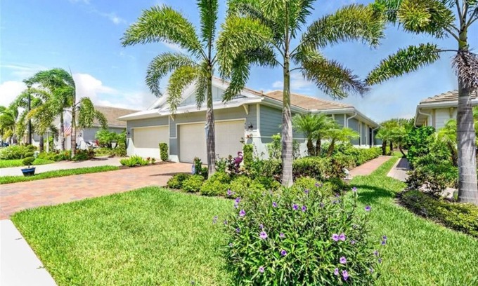 Naples Villa | 3-Bedroom Villa with Private Pool in Superb Naples Reserve Gated Community