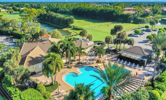 Bonita Springs Villa | 3 Bedroom w/spa in Hunter's Ridge with access to GOLF and Resort Amenities!