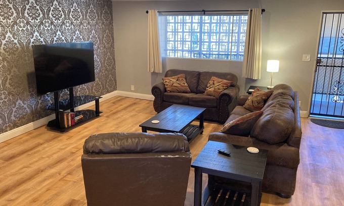 Las Vegas Condo | 3-bedroom walking distance to strip.