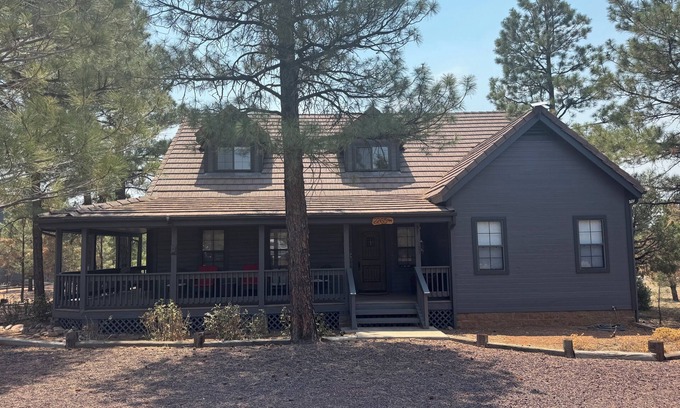 Heber Cabin | 3-bedroom White Mountain cabin with Forest Views & Cozy Luxury near Heber
