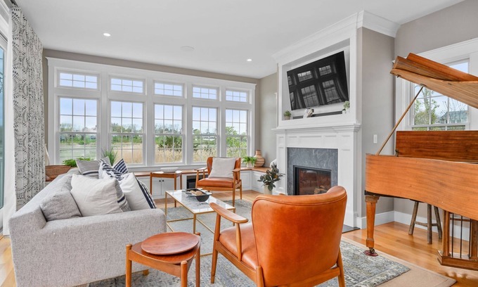 Sandwich House | 3 bedroom with additional sleeping areas to sleep 11 guests pet friendly home with marsh views