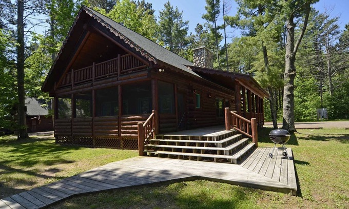 Hayward House | 3 BEDROOMS 2 BATHROOM SLEEPS 10