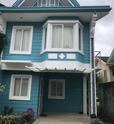 Pallocan Apartment | 3 Bedrooms 3 Baths Victorian style Townhouse Fully Furnished