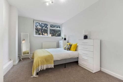 Hoxton Apartment | 3 Beds apartments, Family Friendly In Central London
