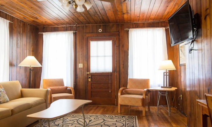 Downtown Myrtle Beach Cottage | 3 Br 2 Ba Cottage, pet friendly, walk 300 Ft. to the ocean, Boardwalk and Pier