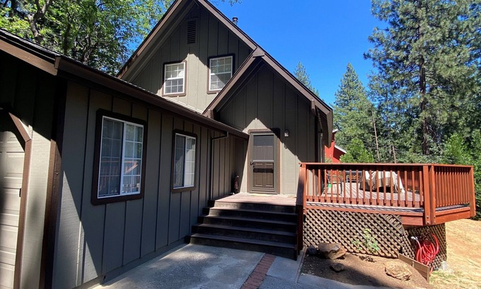 Arnold Cabin | 3 BR, 2 BA mountain cabin in Arnold 10 minutes to White Pines Lake