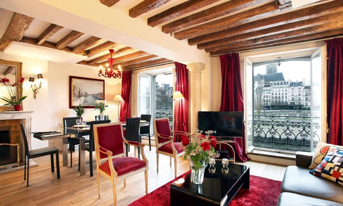 Les Iles Apartment | 3 BR-2BA Luxury - Ile Saint Louis on the Seine River