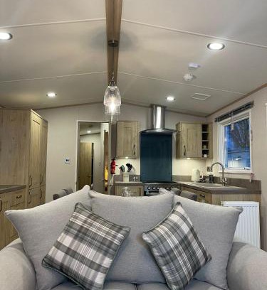 Colchester Resort | 3 BR - Luxury Family Home Near The Beach