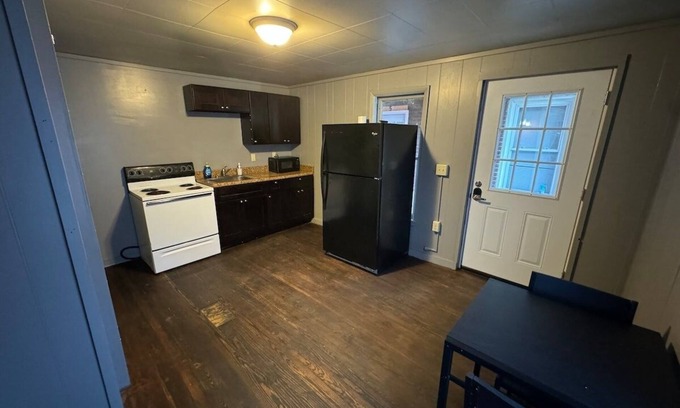 Morgantown Apartment | 3- Cozy Private Apartment .6mi to High St/Bus route