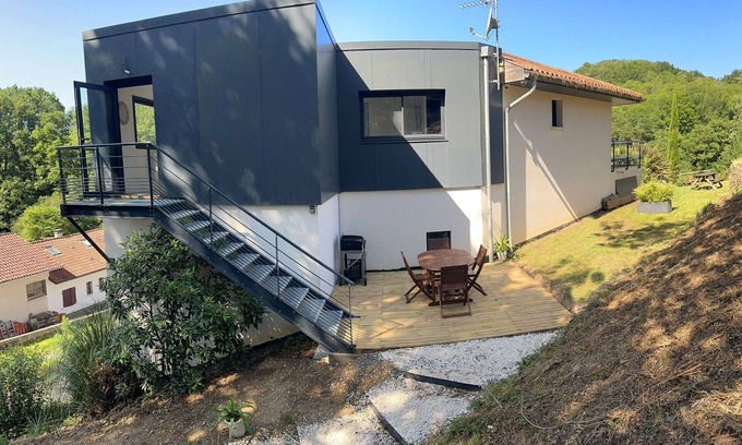 Guethary Apartment | 3* Egoitza apartment in the pines near Guéthary