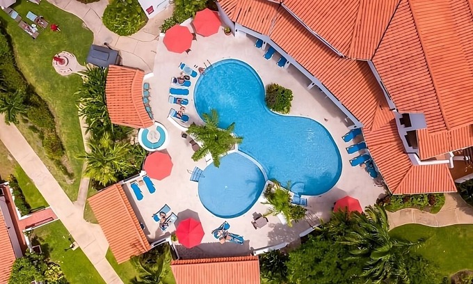 Maynards Hotel | 3 Garden Suites Close to Maycocks Bay and Mahogany Bay! Outdoor Pool, Parking!