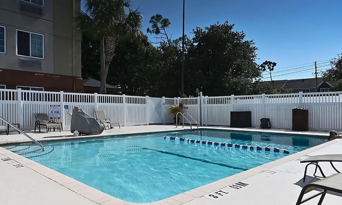 Clearwater House | 3 Large Suites with Kitchens! Perfect for Family Getaway! Outdoor Pool & Parking