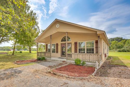 Fort Coffee House | 3 Mi to Arkansas River Rural Family Home with Yard