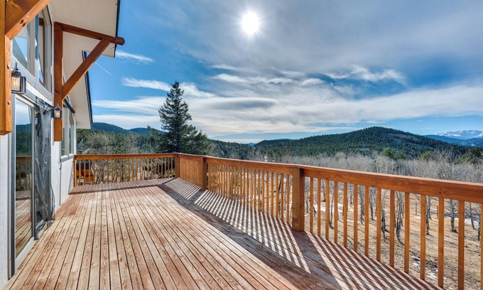 Black Hawk Cabin | 3 Mi to Casinos: Cabin w/Stables in Black Hawk!