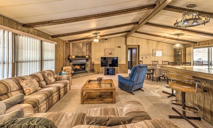Ruidoso Cottage | 3 Mi to Ruidoso Winter Park: Home w/Fireplace!